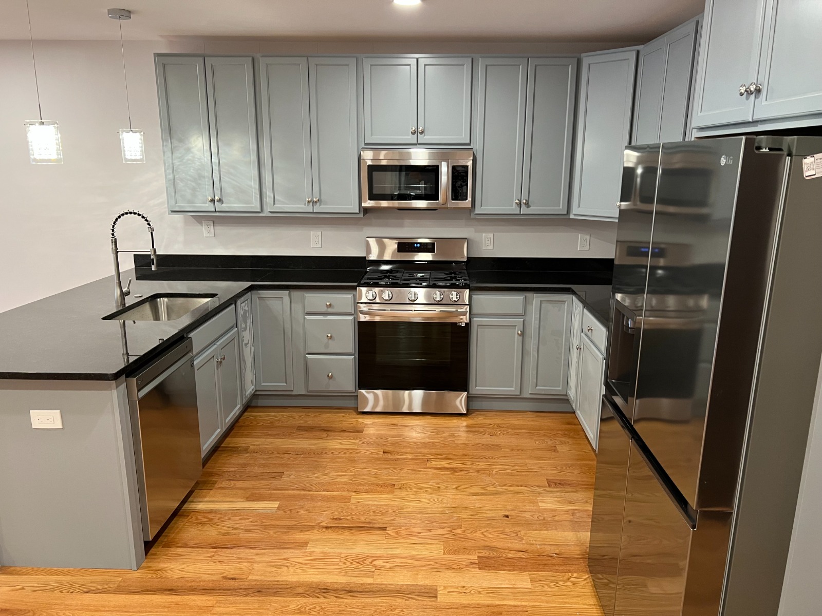 12 Pond Exterior and Kitchen (4)